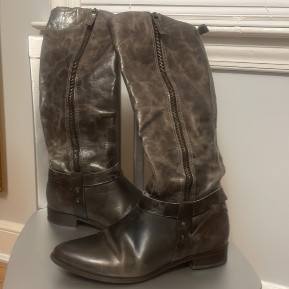 Matisse Wilmer Distressed Charcoal Riding Boot - Picture 13 of 16